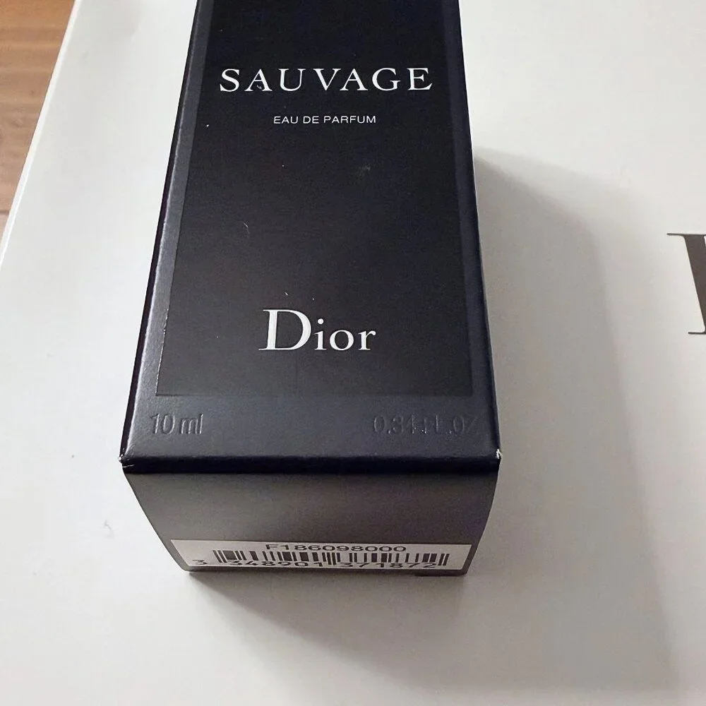 Dior Sauvage Men’s Travel Duo – Toiletry Pouch + 10 mL EDT Mini NIB - Picture 4 of 12
